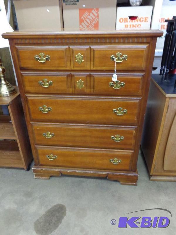 lot 117 image: 5 Drawer Dresser Made by Bassett Fu...