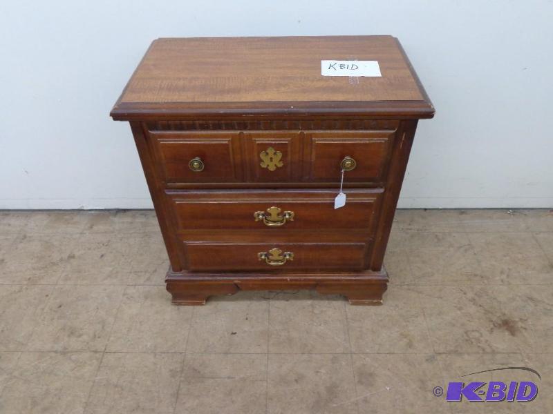 lot 120 image: 2 Drawer Night Stand Solid Wood Bui...