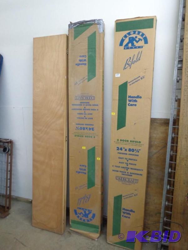 lot 123 image: Doorcraft Bifold Closet Doors 2 Doo...