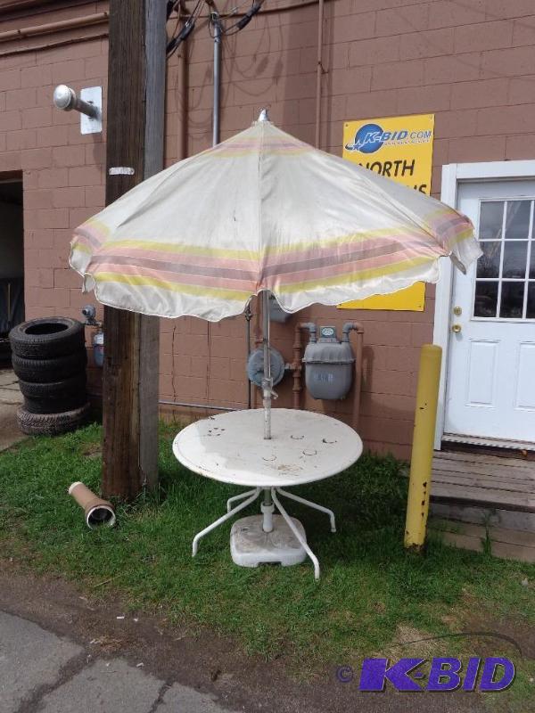 lot 125 image: Outside Metal Patio Table wUmbrell...