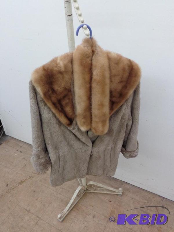 lot 17 image: Fur Coat w Neck Warmer Appears to ...