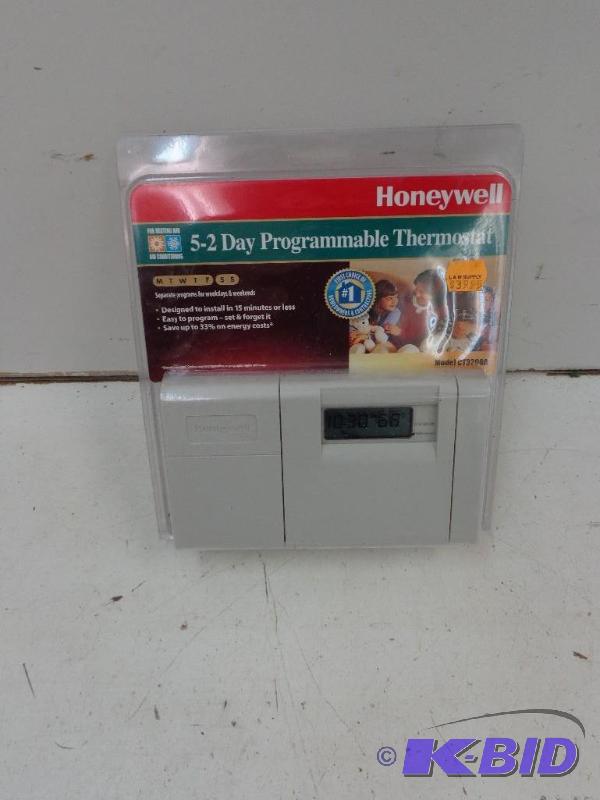 lot 30 image: Honeywell 5-2 Day Programmable Ther...