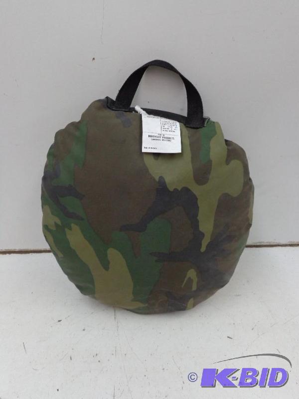 lot 31 image: Heat a Seat Cushion Camo Print Nort...