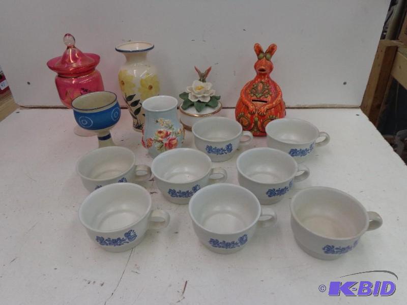 lot 52 image: Coffee Cups, Flower Vases, Music Bo...