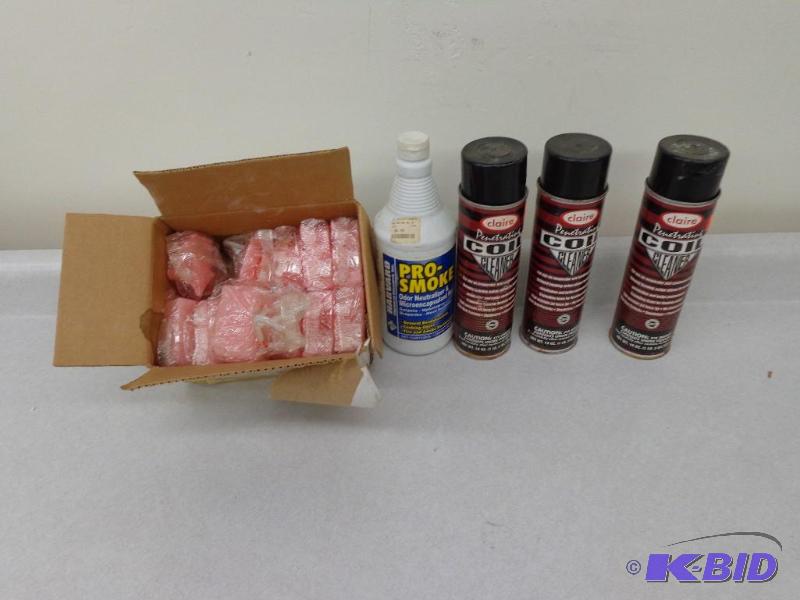 lot 73 image: Cleaning Supplies Toilet Hangers Pr...