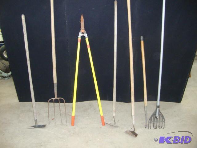 Long Handled Garden Tools, lot of 7...