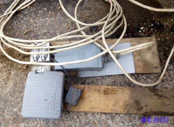 lot 105 image: Electrical Service Box With Irrigat...