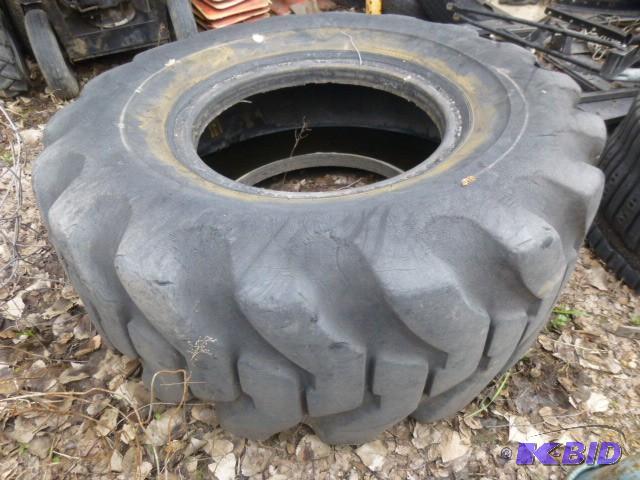 lot 26 image: Firestone Brand Used Wheel Loader T...