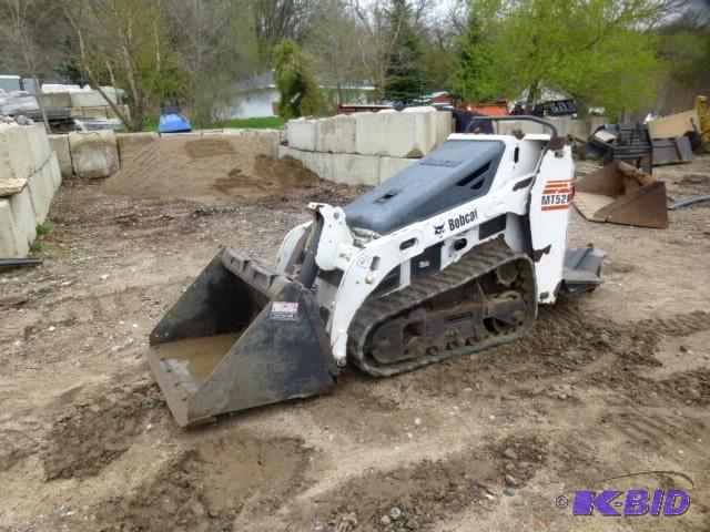 lot 4 image: 2005 Bobcat Brand Model MT52 Mini S...