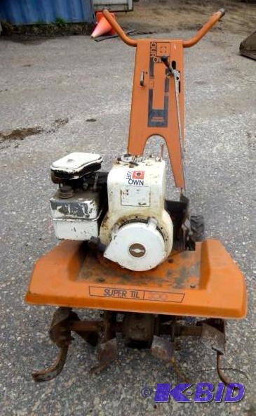 lot 47 image: Our Own Brand Super Till 300 Garden...