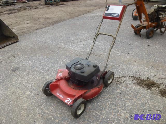 lot 48 image: Toro Guardian 21 Lawn Mower Running...
