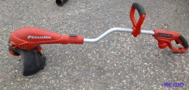 lot 53 image: Grass Hog Brand Electric Weed Trimm...