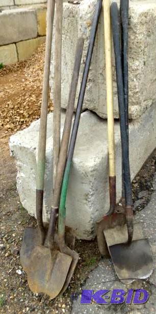 lot 62 image: Lot of 7 Assorted Shovels In Used C...