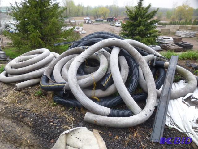 lot 95 image: 1 Large Lot of Assorted Flex HoseP...