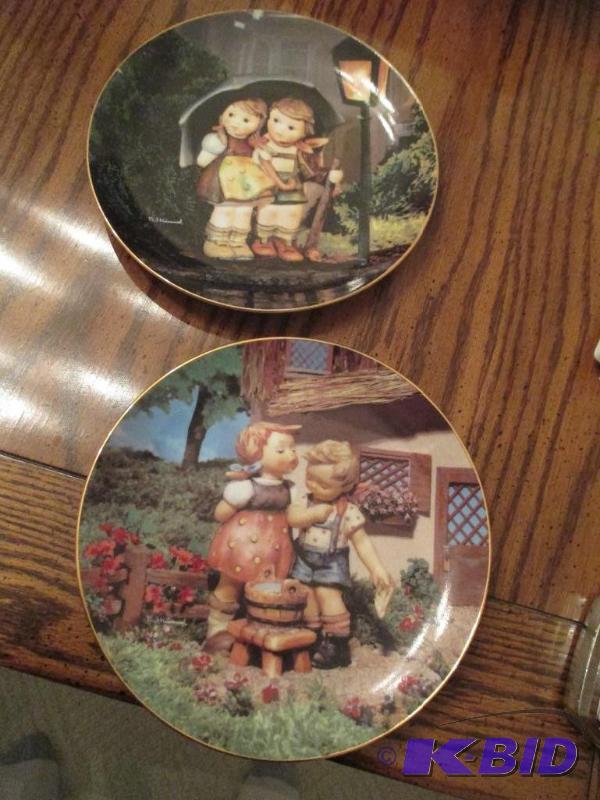 lot 23 image: MJ Hummel Set of 2 Plates