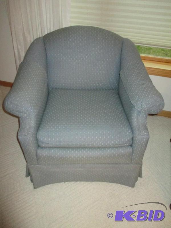lot 32 image: Clayton Marcus Chair