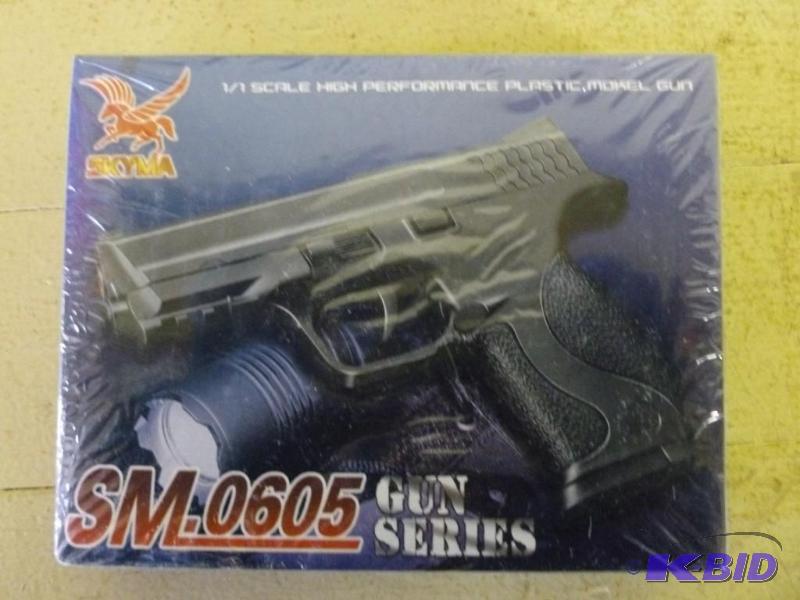 lot 153 image: Skyman SML .0605 Gun Series 11 sca...