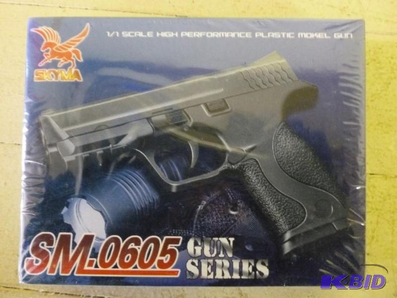 lot 158 image: Skyman SML .0605 Gun Series 11 sca...
