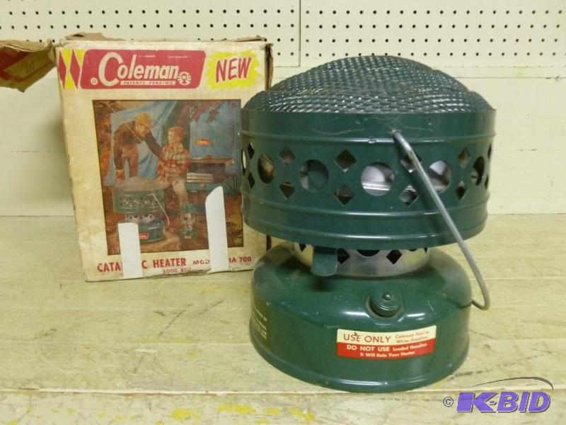 lot 16 image: Vintage Coleman 5000 BTU Catalytic ...