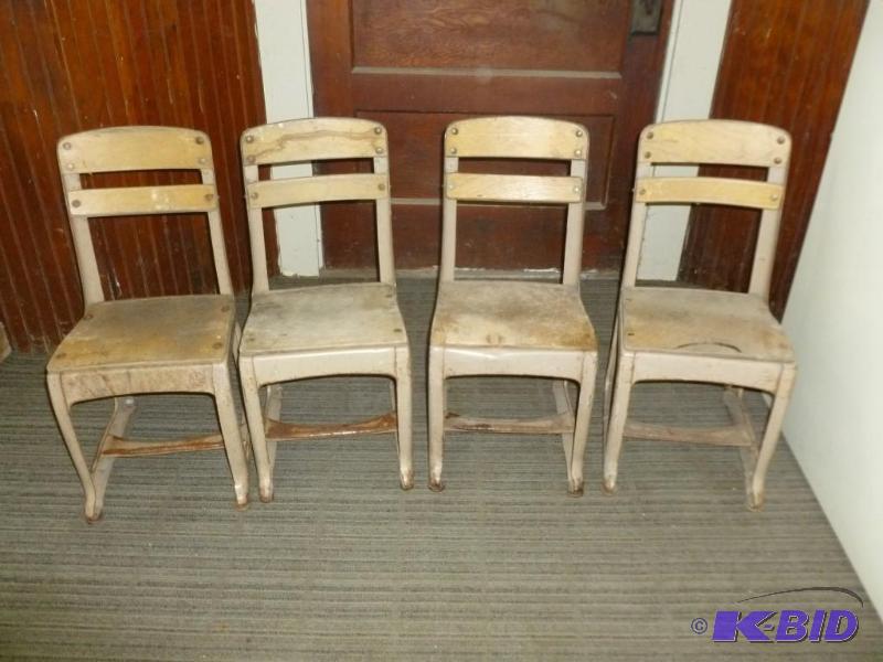 lot 192 image: Lot of four vintage metal framed an...
