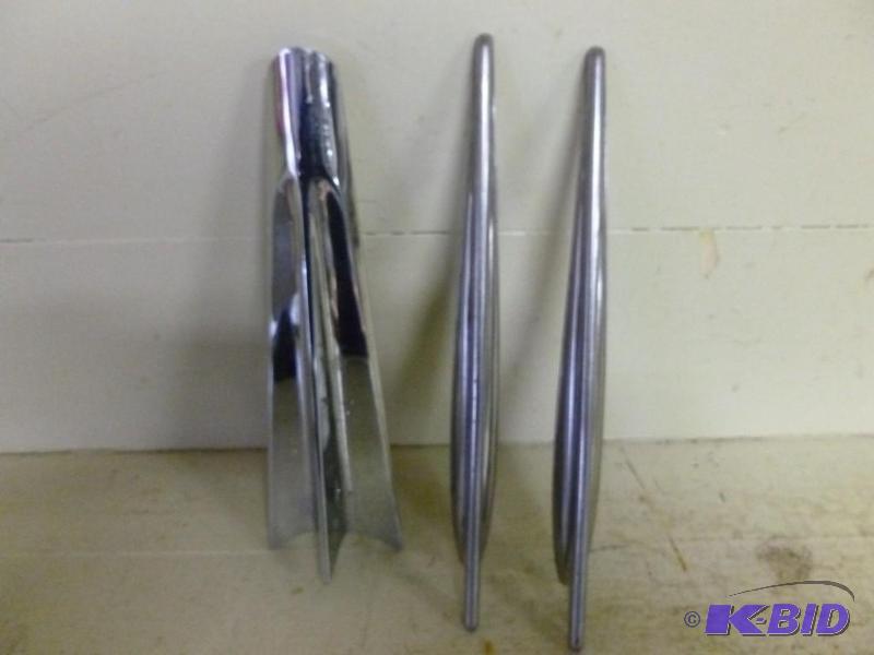 lot 203 image: Lot of three vintage car parts that...