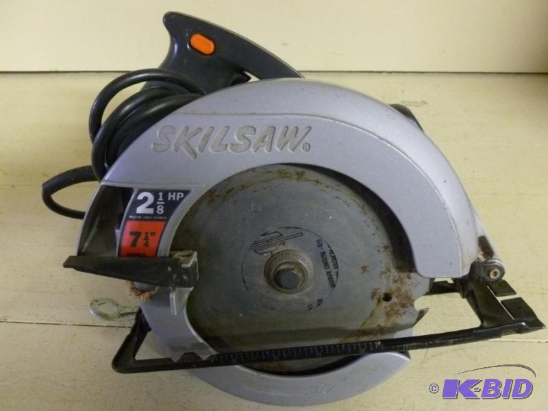lot 220 image: Skilsaw 5150 - 2 18 h.p 7 14"...