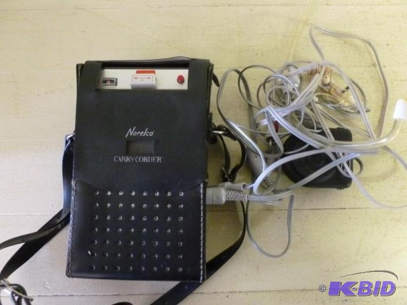 lot 257 image: Vintage Norelco Carry Corder record...