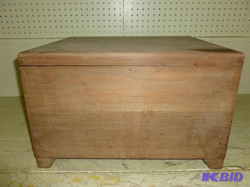 lot 261 image: Large black walnut storage box that...