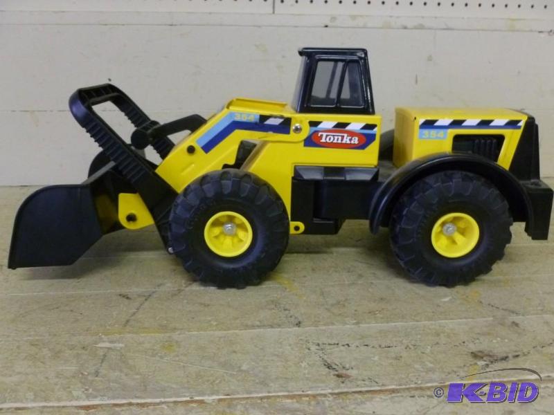 lot 266 image: Large Tonka&nbsp354 metal front en...