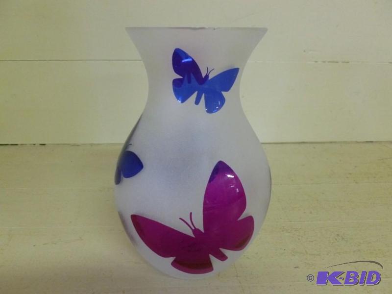 lot 272 image: Beautiful butterfly glass vase that...