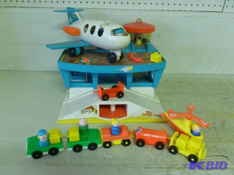 lot 280 image: Vintage 1972 Fisher Price Heliport,...