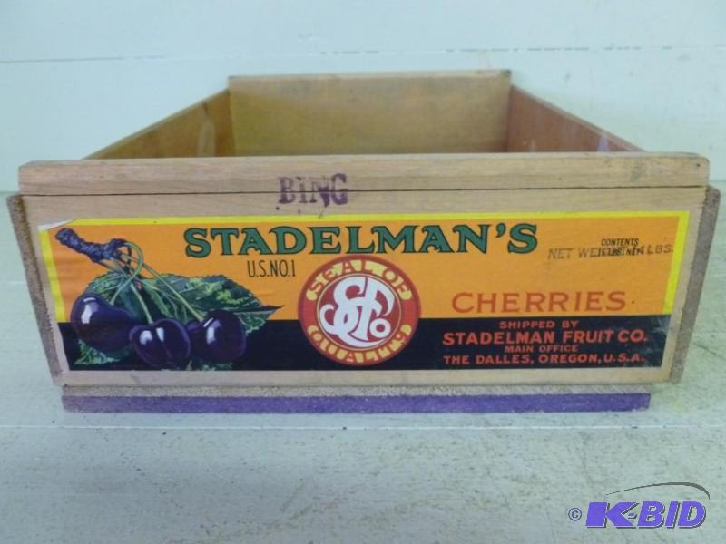 lot 283 image: Vintage Stadelman Fruit Company Co....