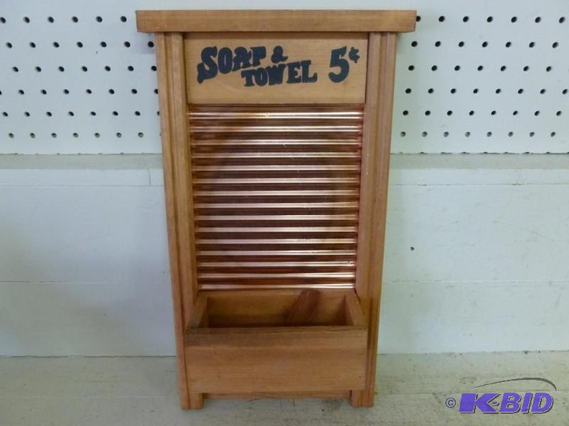 lot 288 image: Wash board wall planter decoration ...