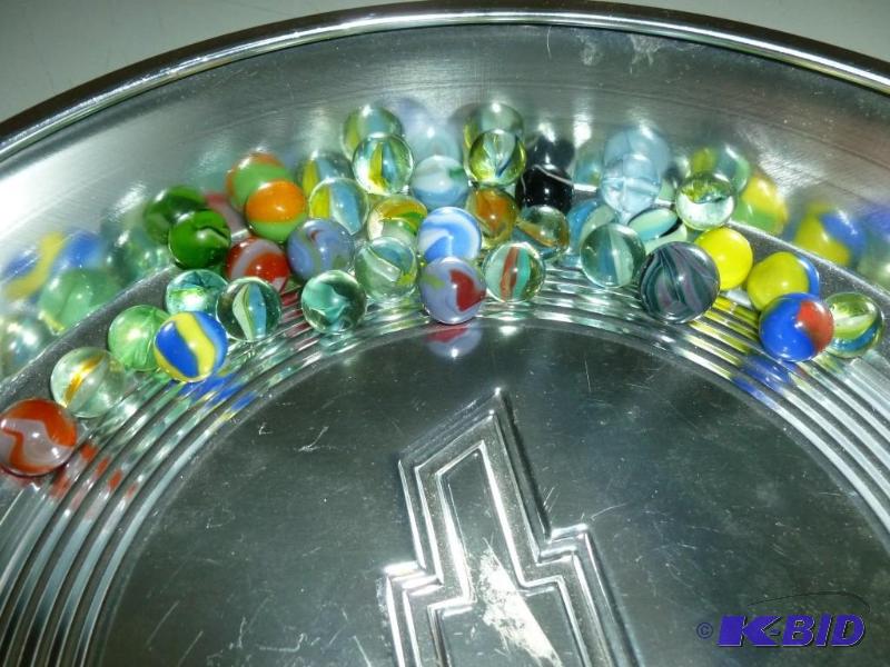 lot 319 image: Nice lot of mixed vintage marbles....