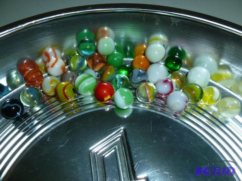 lot 322 image: Nice lot of mixed vintage marbles....