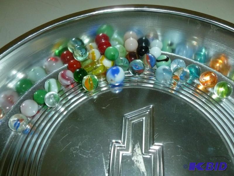lot 324 image: Nice lot of mixed vintage marbles....