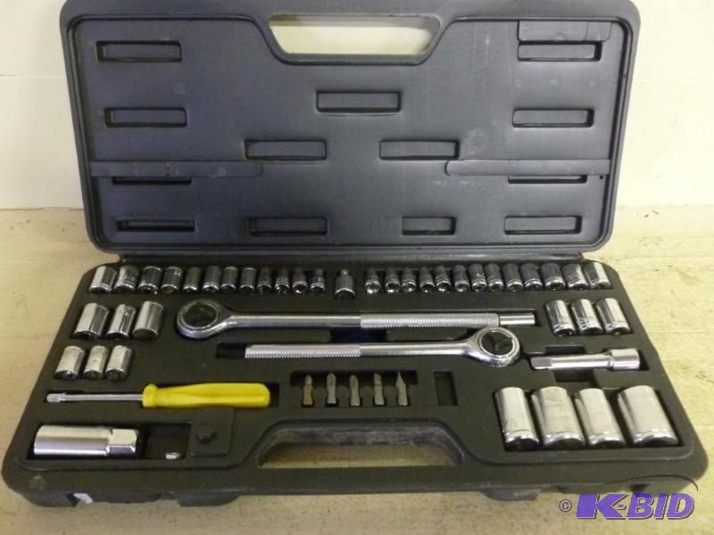 lot 37 image: Large 50 pc. socket set, may be mis...