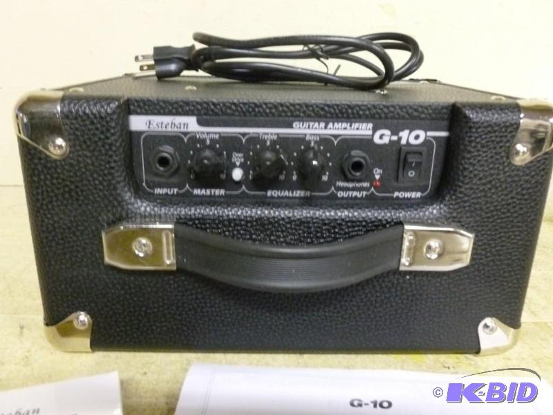 lot 7 image: Esteban Guitar Amplifier Model G-10...