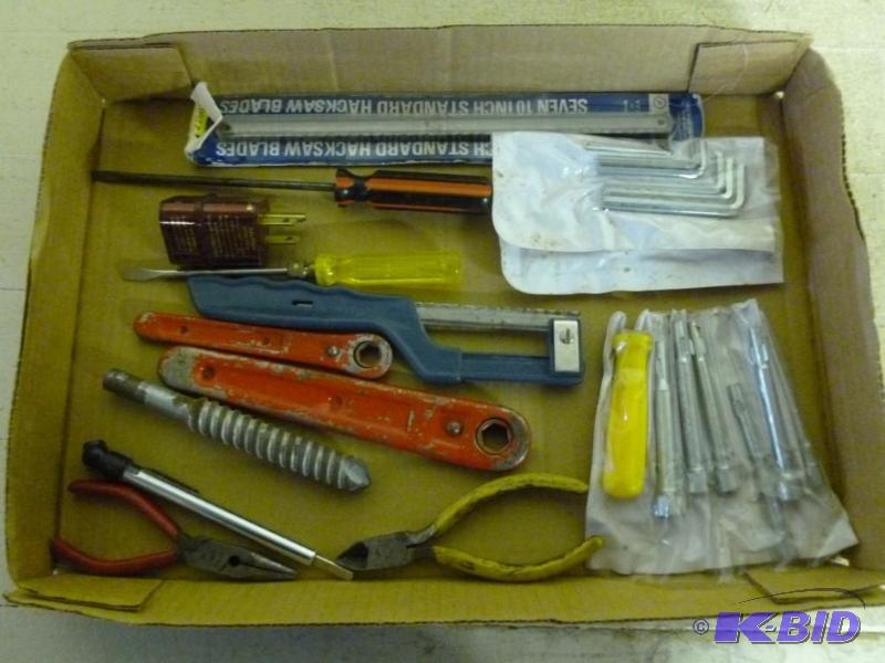 lot 71 image: This lot consists of a nut driver s...