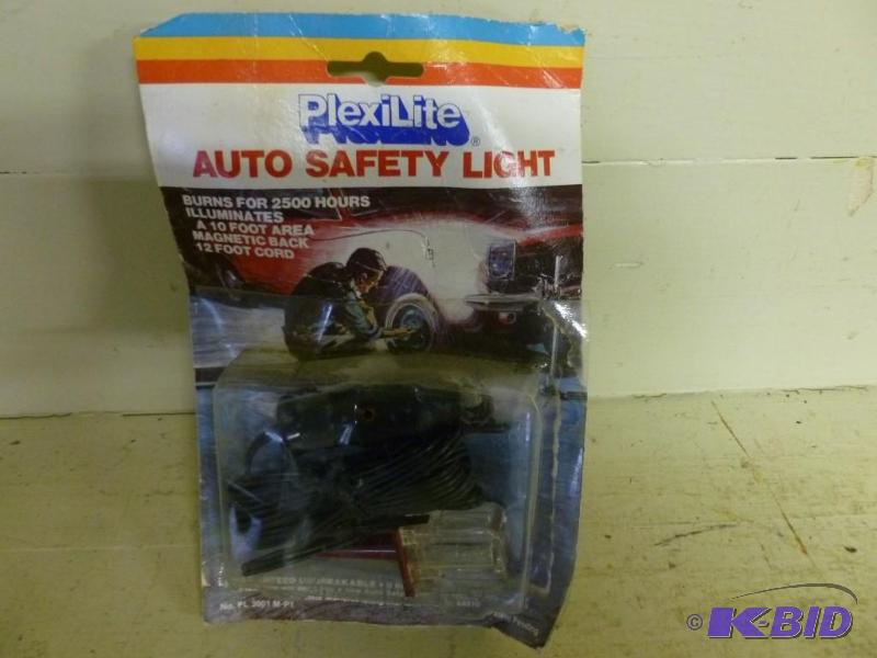 lot 74 image: Plexilite 12v. auto safety light, b...
