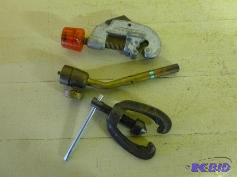 lot 78 image: Lot of three good plumbing related ...
