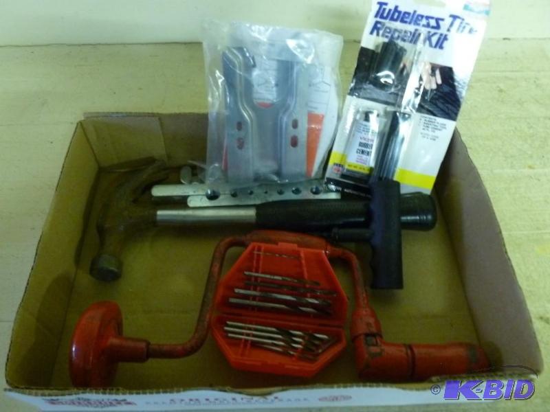 lot 81 image: This lot consists of a drill bit se...