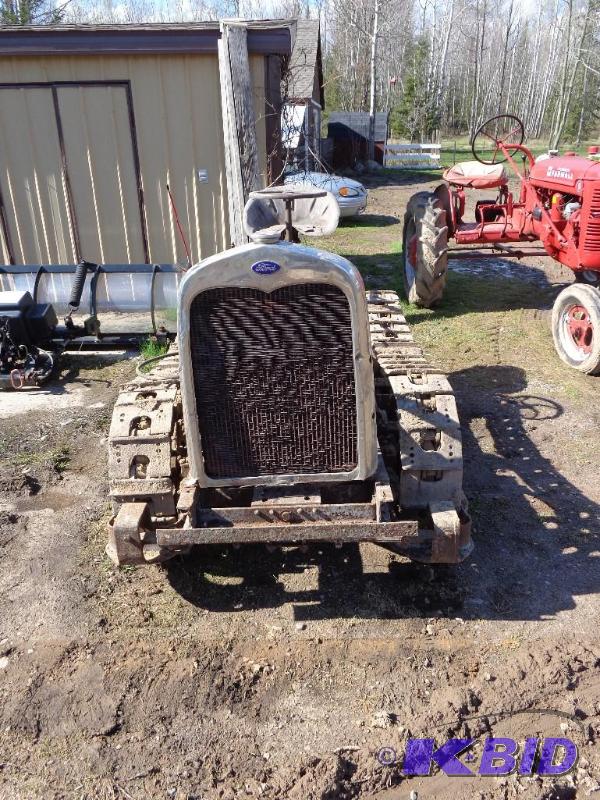 lot 21 image: 1919-1932&nbspCletrac&nbspDozer C...