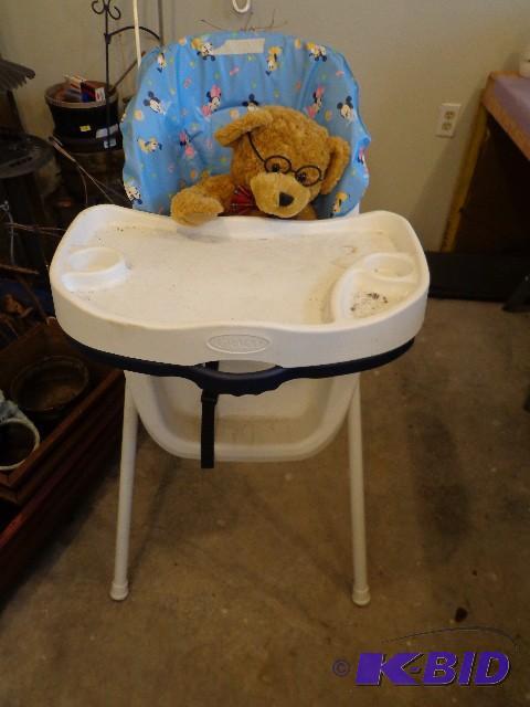 lot 40 image: Graco High Chair Adjustable Height ...