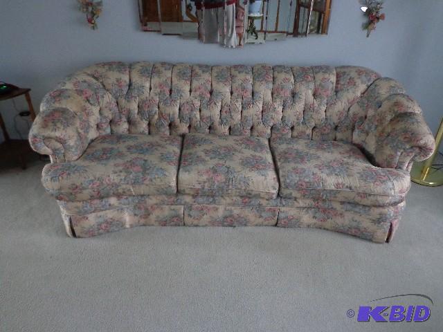 lot 44 image: Flower Pattern Couch  3 Seat C...