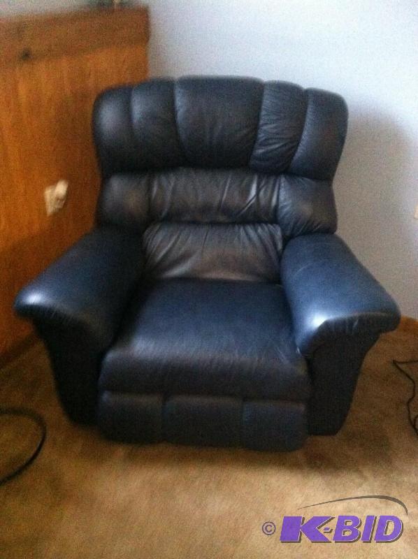 lot 52 image: Leather Lazy Boy RockerRecliner Gr...
