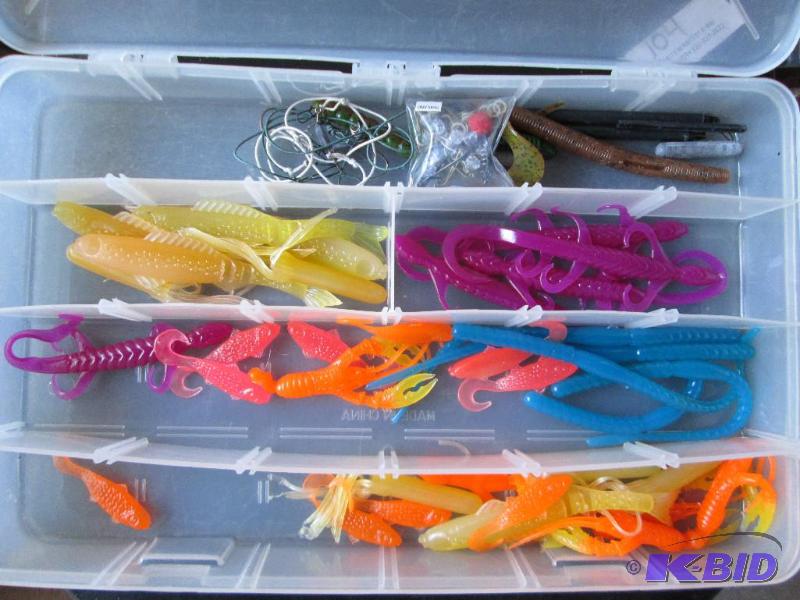 Fishing tackle tray with new jiggin...