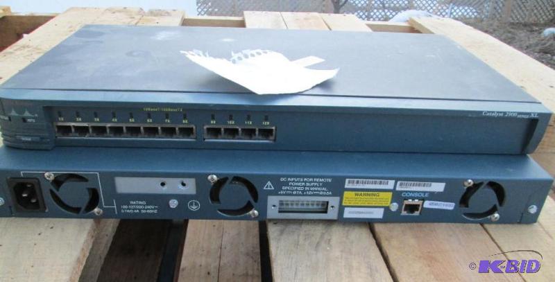 2 Cisco systems Catelyst 2900 serie...