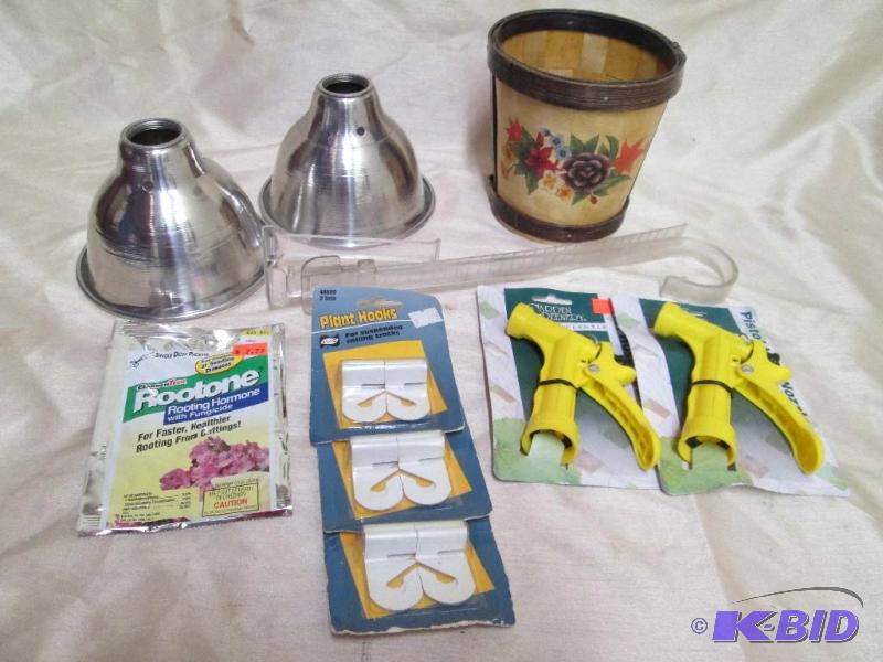 Lot of miscellaneous planting items...