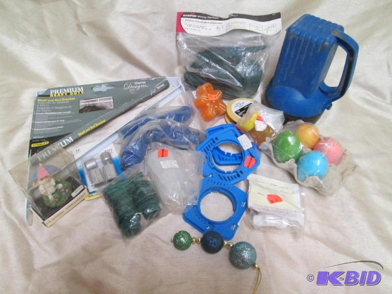 Lot of miscellaneous household smal...